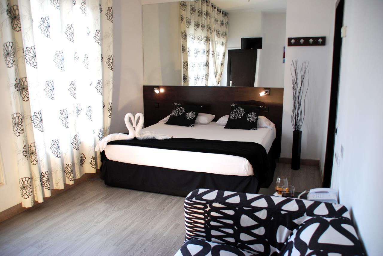 Casita Amarilla Love hotel Barcellona